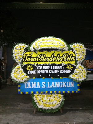Papan Bunga Duka di Madidir Unet